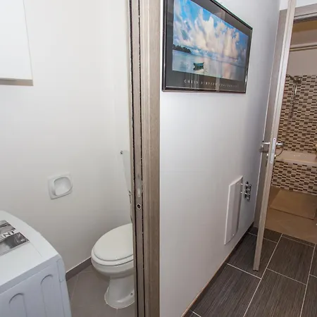Menton: 3p Avec Terrasse, Parking, Proche Plages Et Centre - Fr-1-196-230 Apartmán *