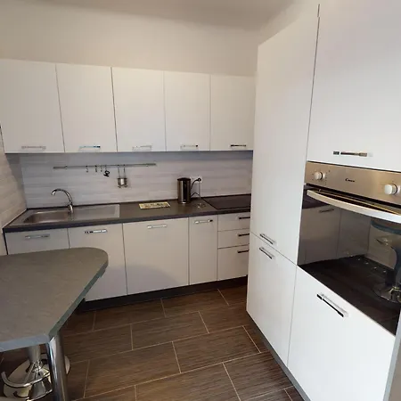 شقة Menton: 3p Avec Terrasse, Parking, Proche Plages Et Centre - Fr-1-196-230 *